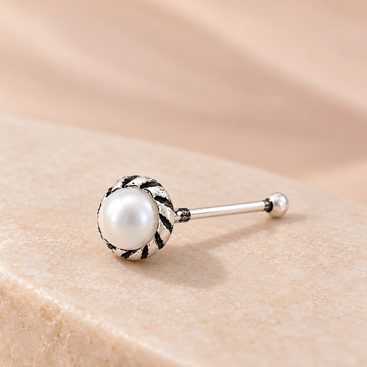 Pearl Bloom Nose Pin